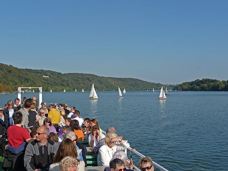 Baldeneysee Schiff Stadt Essen Passagiere