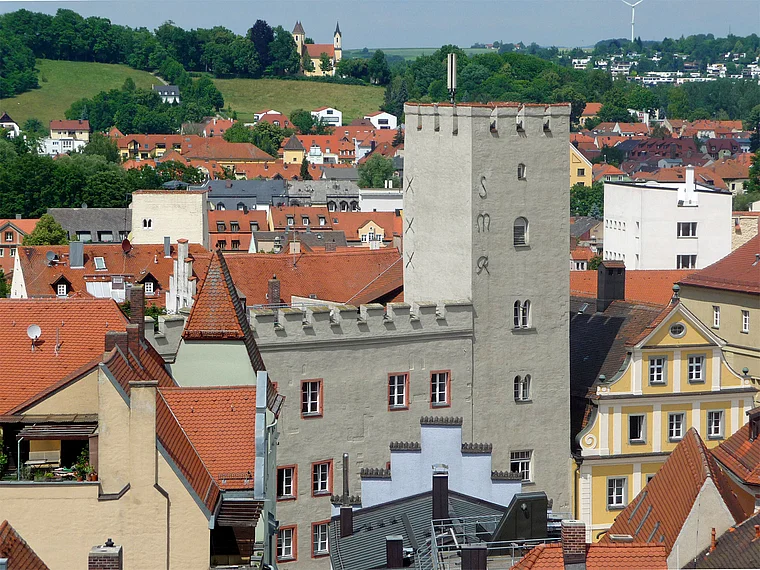 Regensburg Dreieinigkeitskirche Blick auf Goldenen Turm