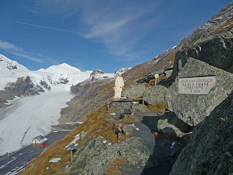 Großglockner Franz Josefs Höhe Denkmal von fern