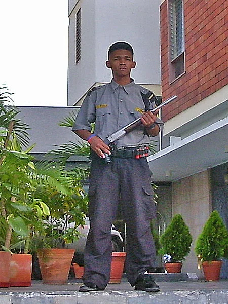Caracas Hoteleingang mit Wachmann