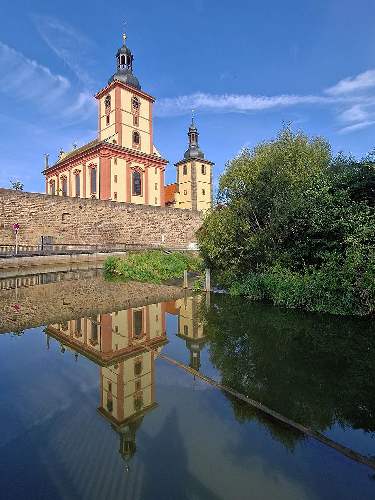 Burghaun Kirchen Haune Spiegelung