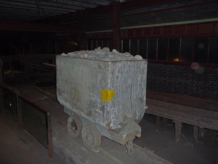 Essen Zollverein Lore mit Erz