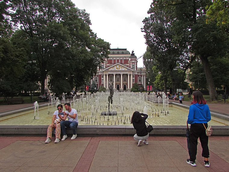 Sofia Nationaltheater von fern