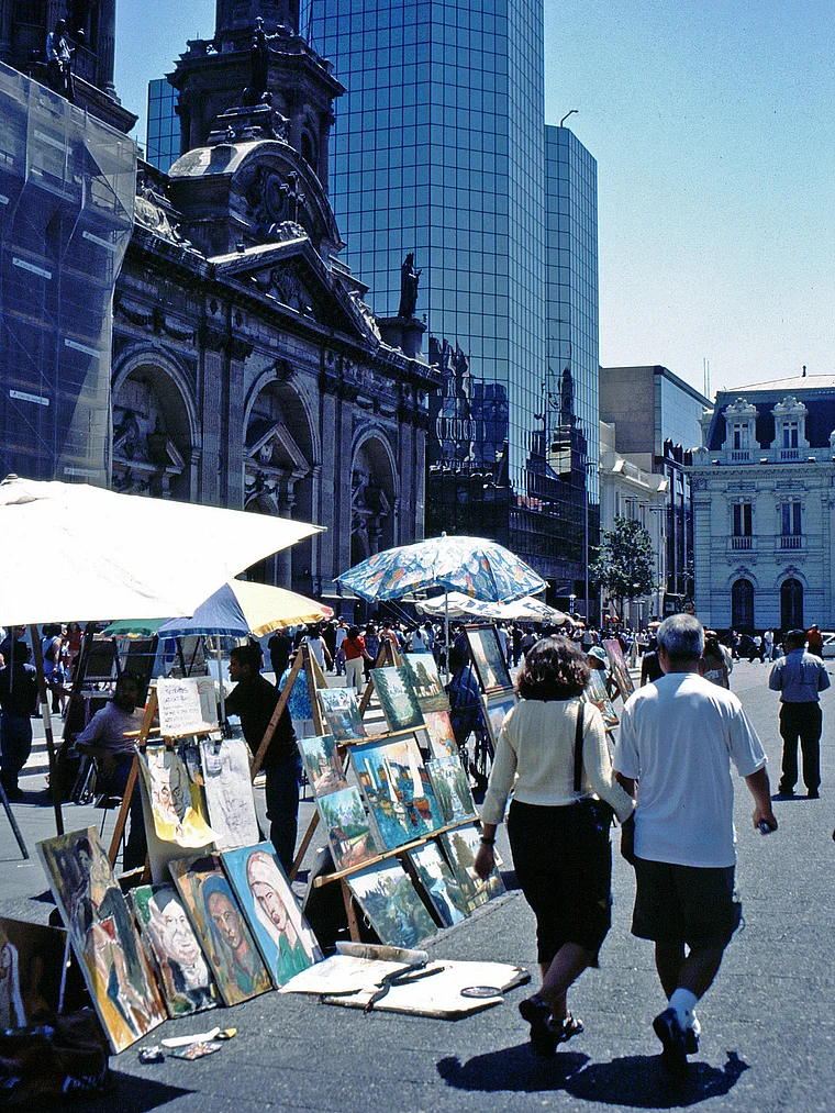 Chile Santiago Marktstand mit Gemälden