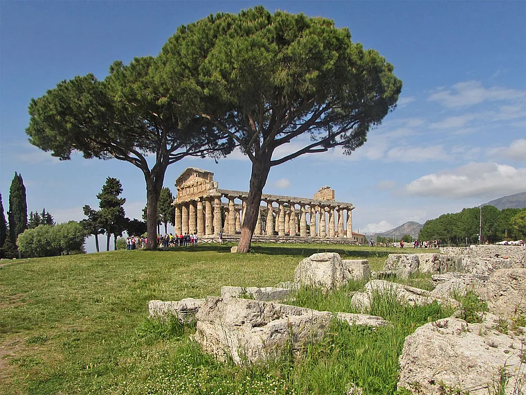 Paestum Ceres Tempel von fern