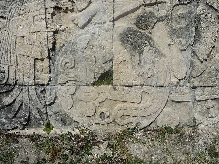 Mexiko Chichen Itza Stadion Relief Ball