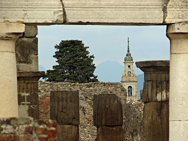 Pompei Kirchturm