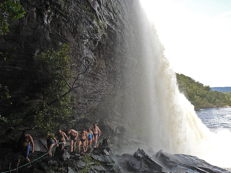 Venezuela Canaima Salto Sapo nah