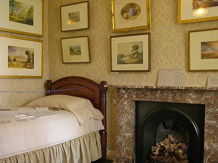 Lake District Coniston Water Brantwood House Schlafzimmer