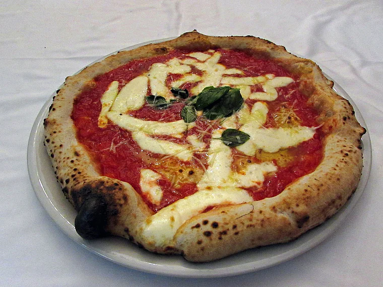 Neapel Antica Pizzeria Port'Alba Pizza Margherita