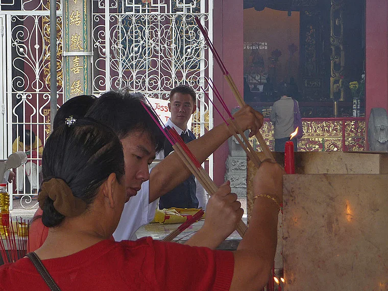 Penang George Town Tempel Räucherstäbchen