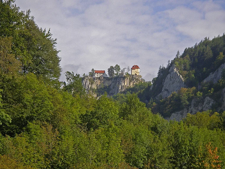 Fridingen Ruine Kallenberg von fern
