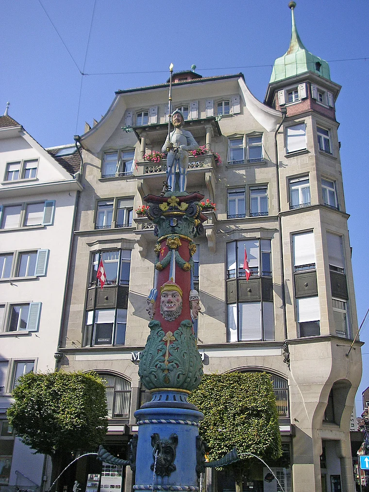 Luzern Kapellplatz Fritschibrunnen