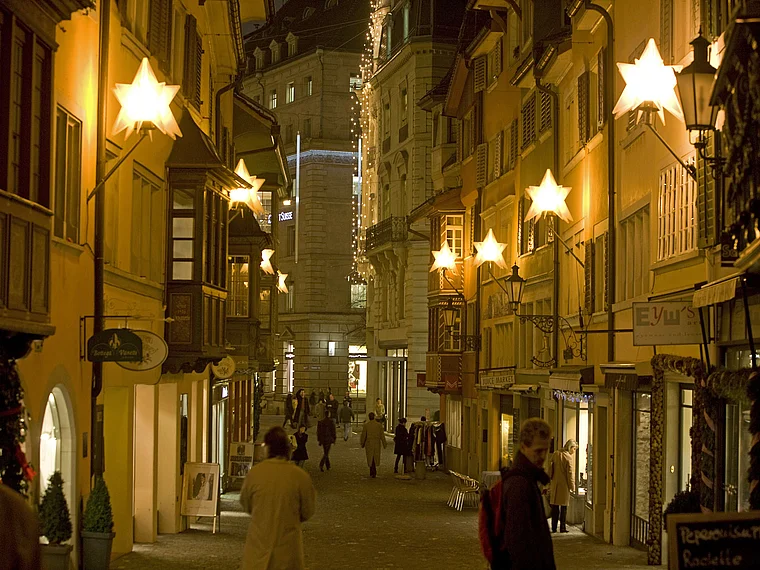Zürich Altstadt Weihnachtsbeleuchtung