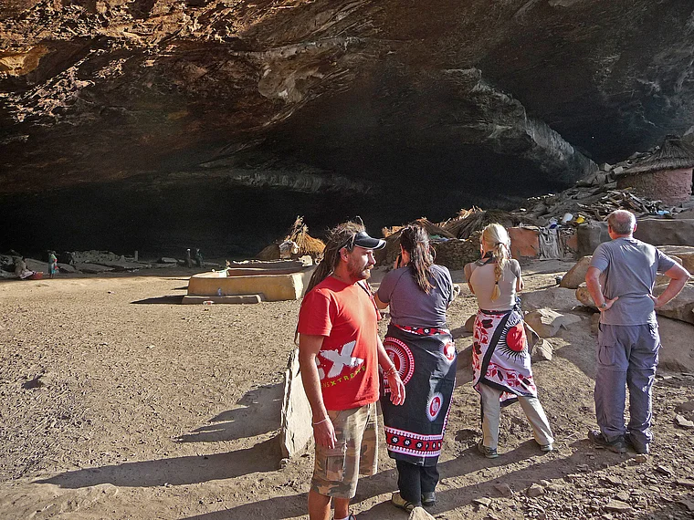 Clarens Südafrika Motouleng Höhle Touristen