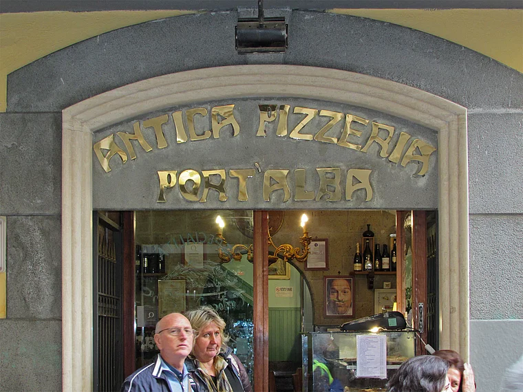 Neapel Antica Pizzeria Port'Alba außen