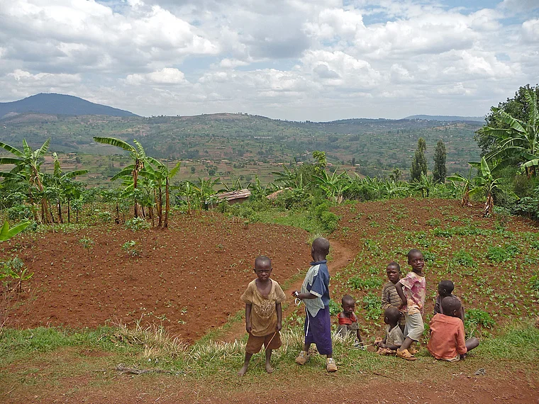 Ruanda Kinder am Straßenrand