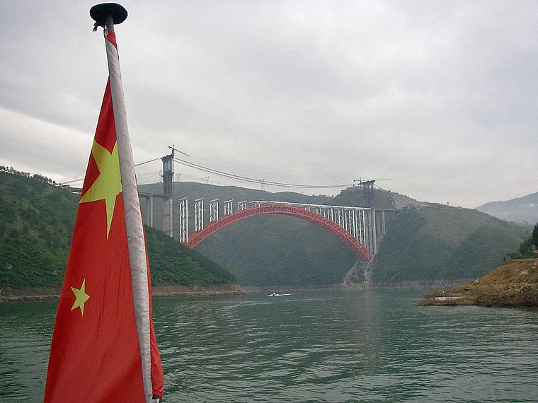 Jangtsekiang Daning Brücke im Bau