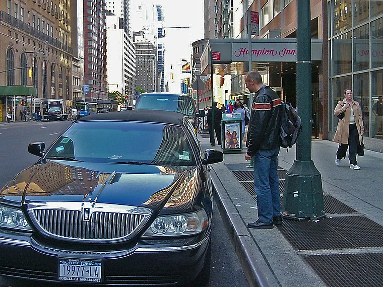 New York Hampton Inn Stretch Limo