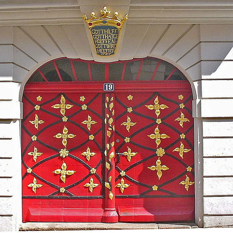Görlitz Neißstraße 19 rotes Portal