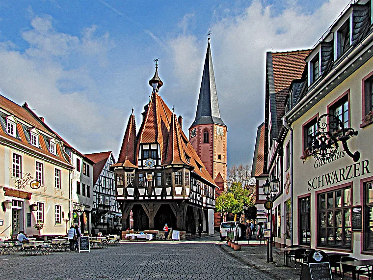 Michelstadt Marktplatz und Rathaus