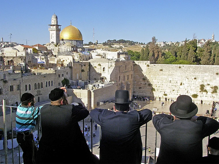 Jerusalem orthodoxe Juden Blick auf Klagemauer