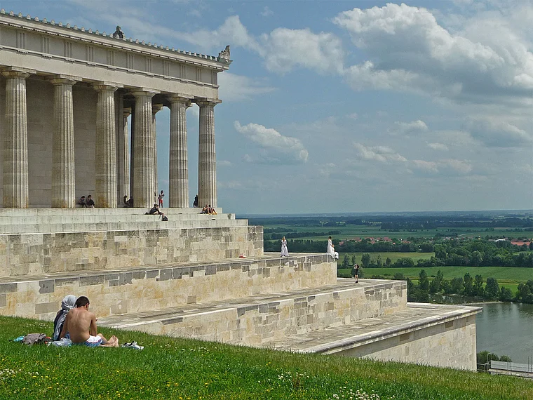 Donaustauf Walhalla außen Seitenansicht