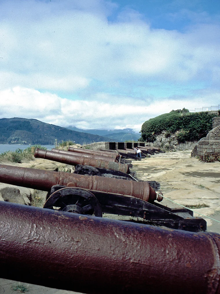 Chile Valdivia Fort Niebla Kanonen