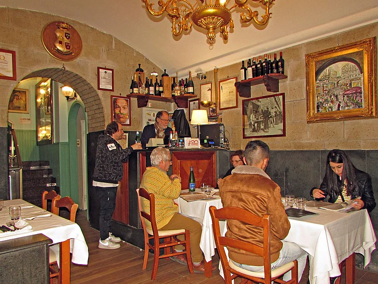 Neapel Antica Pizzeria Port'Alba Innenaufnahme