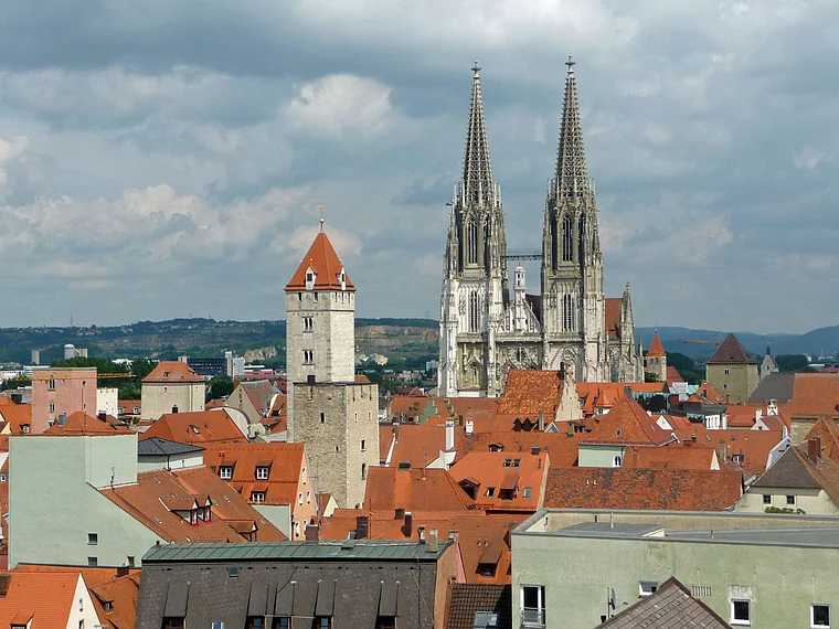 Regensburg Dreieinigkeitskirche Blick auf Dom
