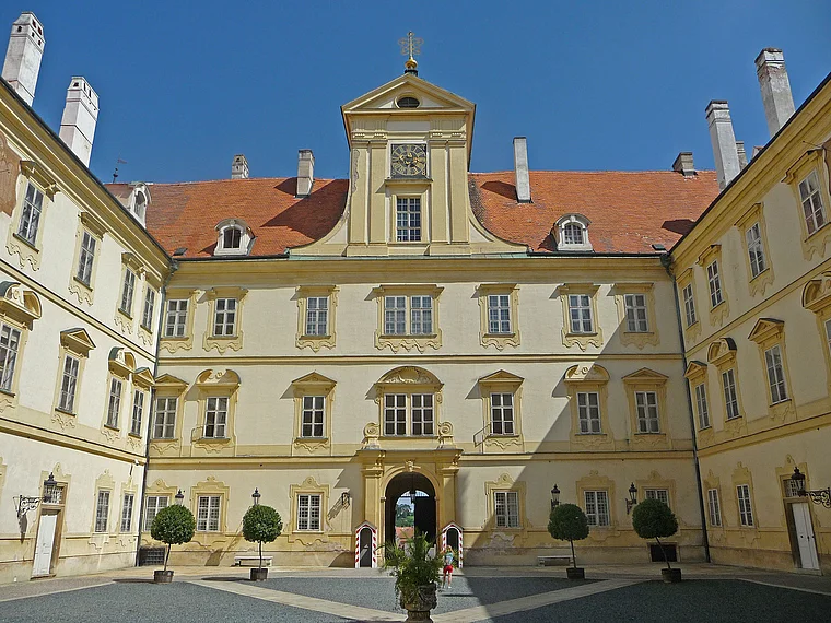 Feldsberg Valtice Liechtenstein Schloss Innenhof