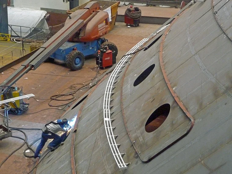 Papenburg Meyer Werft Montage Disney Fantasy nah