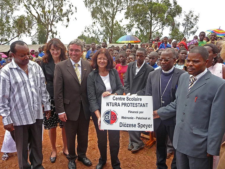 Ruanda Centre Scolaire Ntura Protestant Schuleinweihung Theresia Riedmaier