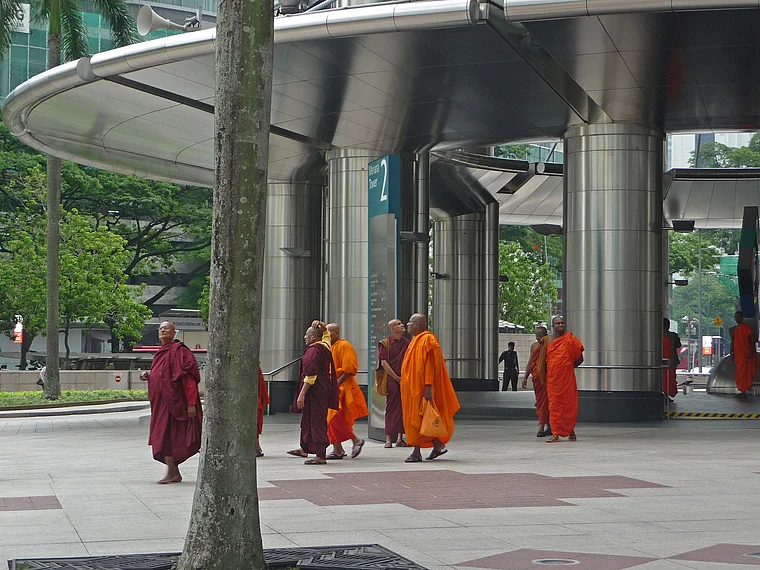 Kuala Lumpur Petronas Towers buddhistische Mönche