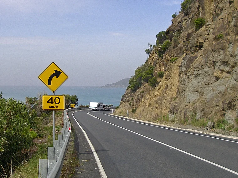 Australien Great Ocean Road Schild Tempolimit 40
