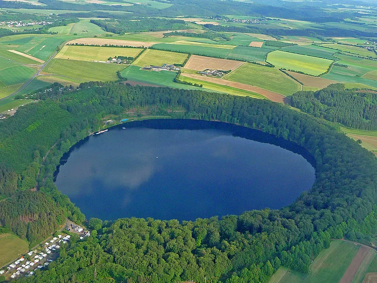 Vulkaneifel Rundflug Pulvermaar aus der Luft