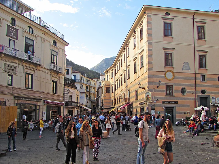Amalfi Piazza del Duomo Touristen