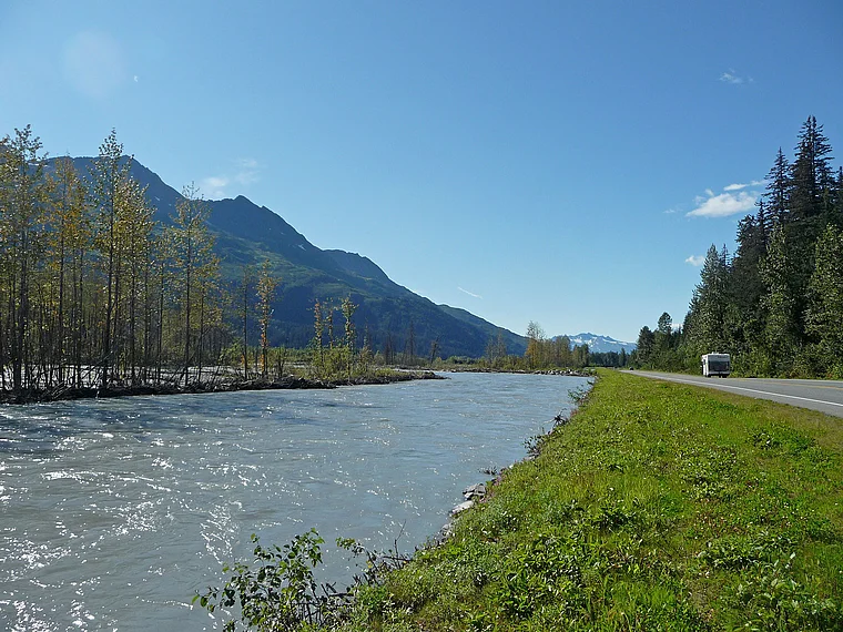 Alaska Richardson Highway Lowe River