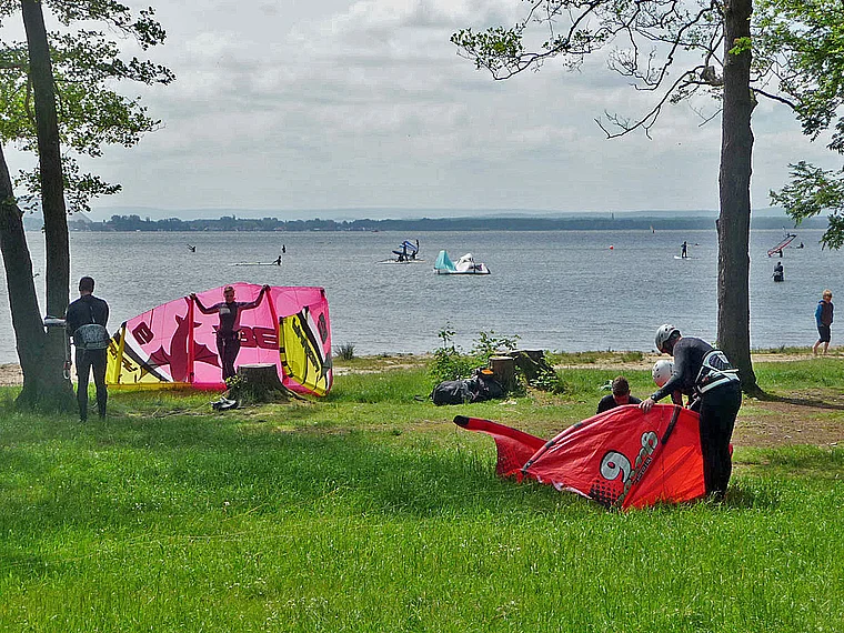 Steinhuder Meer Windsurfer Vorbereitungen