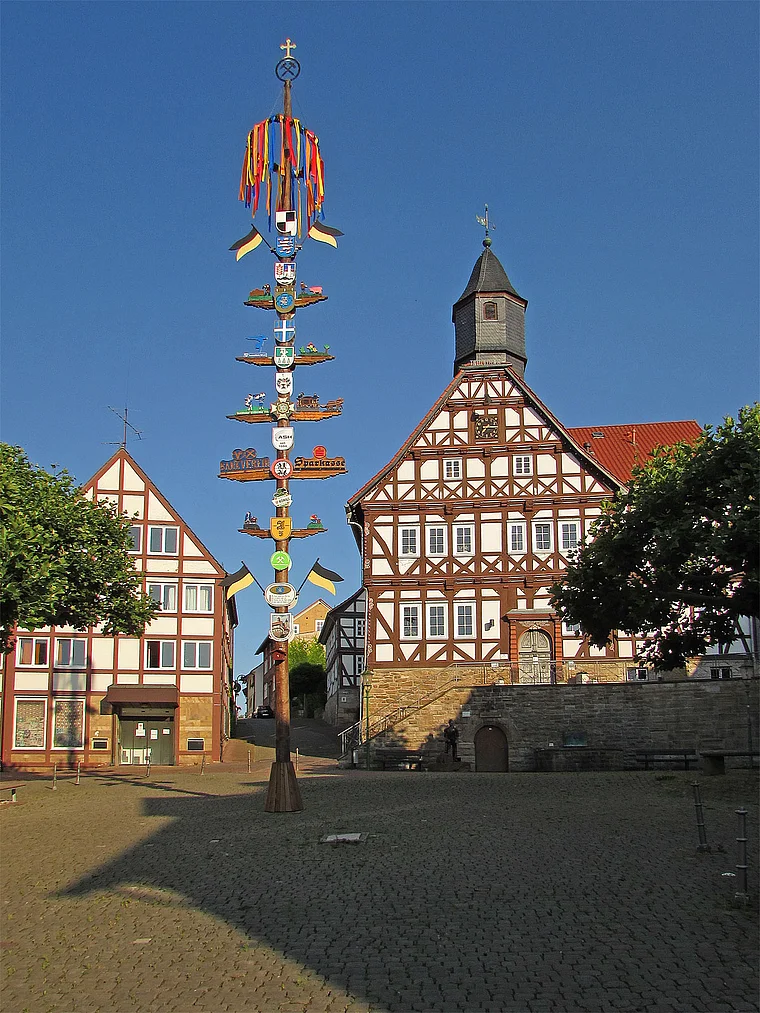Sontra Rathaus Abendlicht