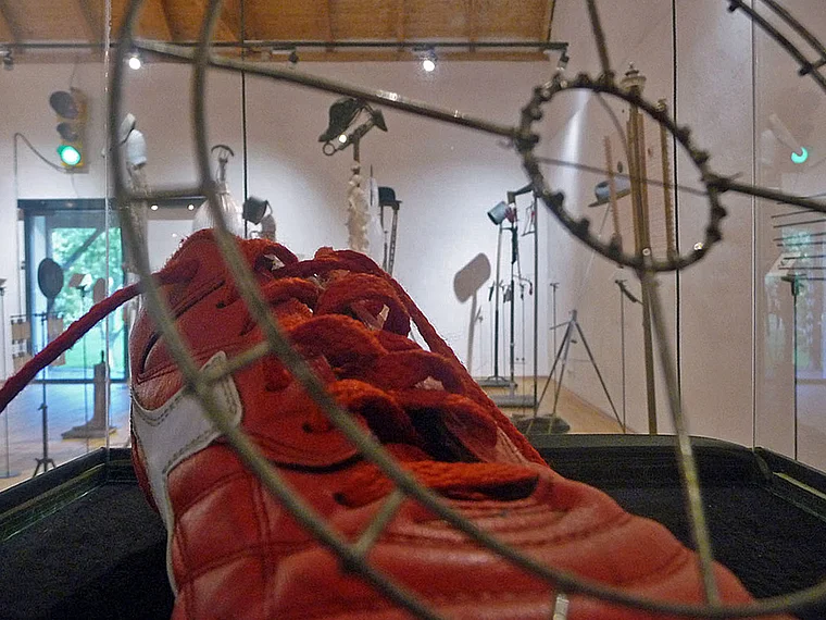 Weinviertel Herrnbaumgarten Nonseum Fußballschuh Fadenkreuz