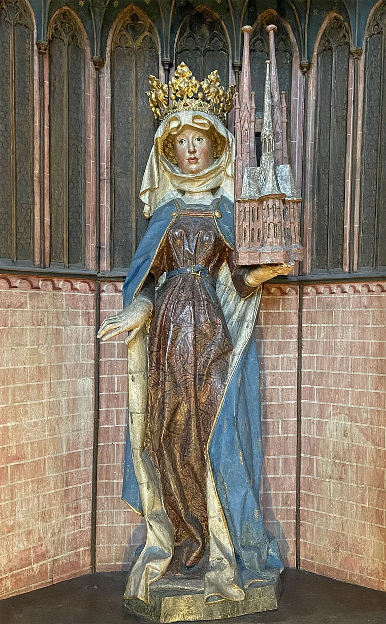 Marburg Elisabethkirche Statue 