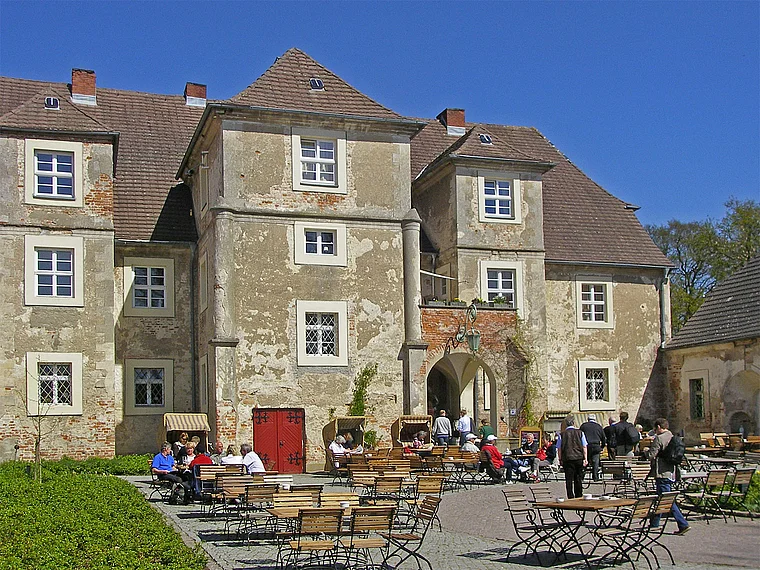 Usedom Mellenthin Schloss außen