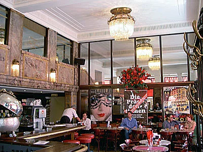 Zürich Cafe Odeon innen