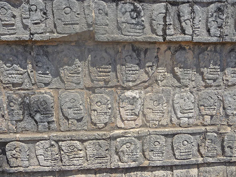 Mexiko Chichen Itza Totenschädel