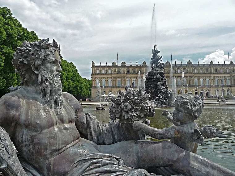 Herrenchiemsee Fama Brunnen nah
