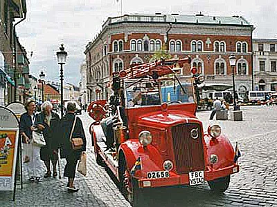 Südschweden Ystad Feuerwehrauto Stadtrundfahrt