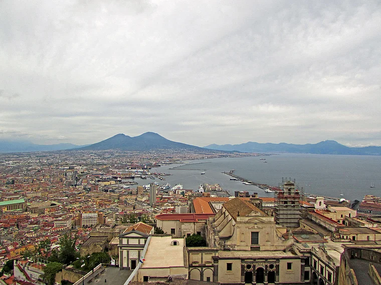 Neapel Castel Sant'Elmo Aussicht auf Vesuv