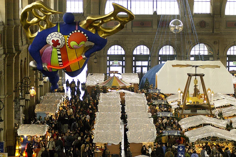 Zürich Hauptbahnhof Weihnachtsmarkt von oben