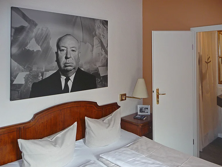Vulkaneifel Hillesheim Krimi Hotel Hitchcock Zimmer